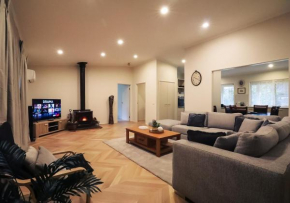 The Birch House - Silver Birches Accommodation Bright